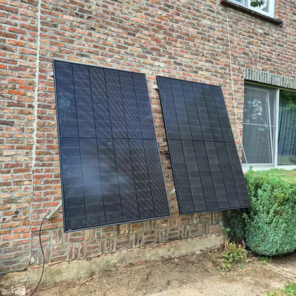 PLUG & PLAY ZONNEPANELEN SET  2 PANELEN - 880 WP SELECTED