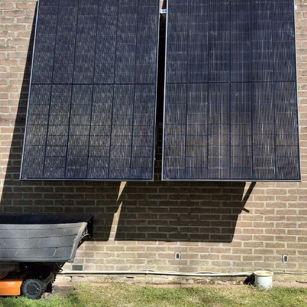 PLUG & PLAY ZONNEPANELEN SET  2 PANELEN - 880 WP SELECTED
